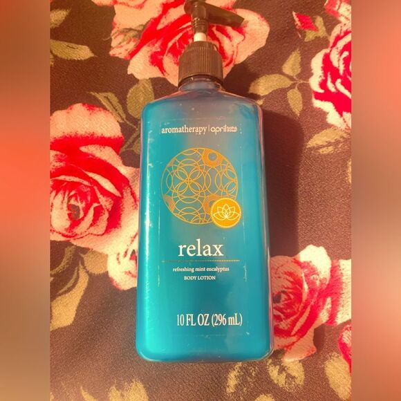 🛍️ April Bath & Shower Aromatherapy Relax Body Lotion, Refreshing 10FL OZ💥 - Picture 1 of 5